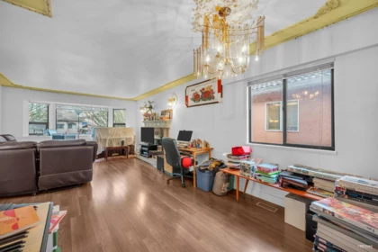 Kitchen Island Photo of 3334 Archimedes Street, Vancouver, BC