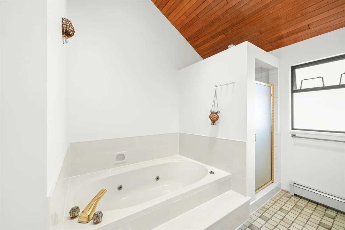 Basement Recreation Room Photo of 6668 Selkirk Street, Vancouver, BC