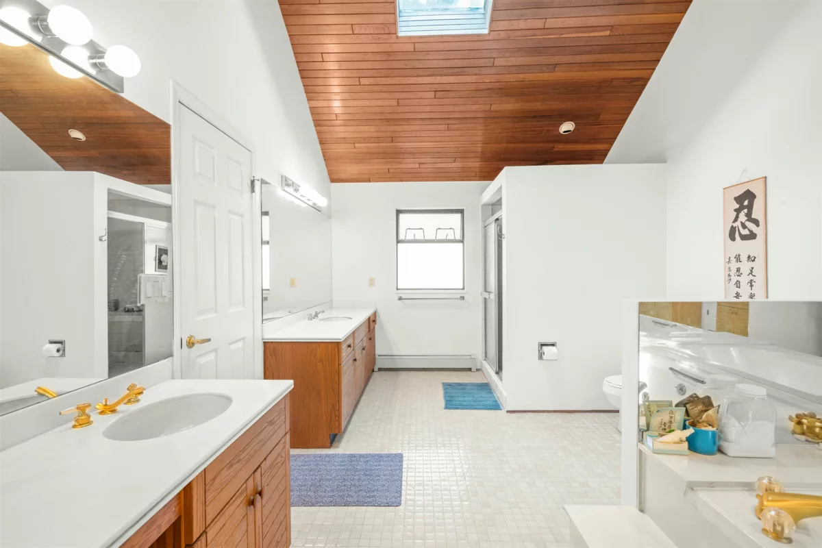 Entry Foyer Photo of 6668 Selkirk Street, Vancouver, BC