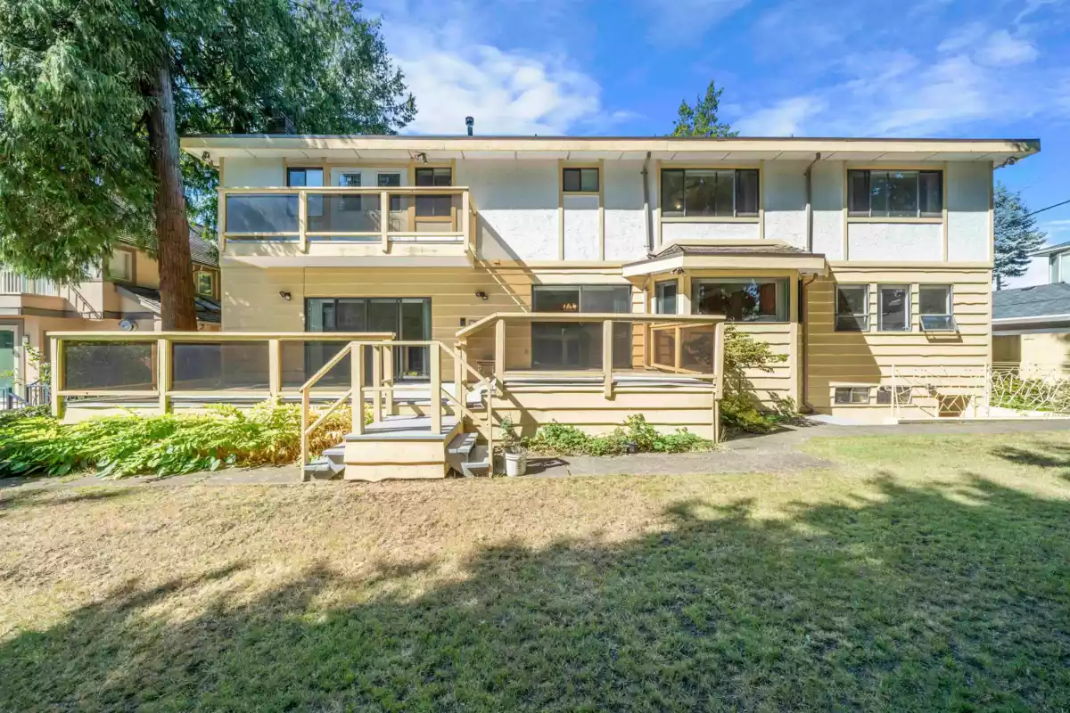 Garage Interior Photo of 6668 Selkirk Street, Vancouver, BC