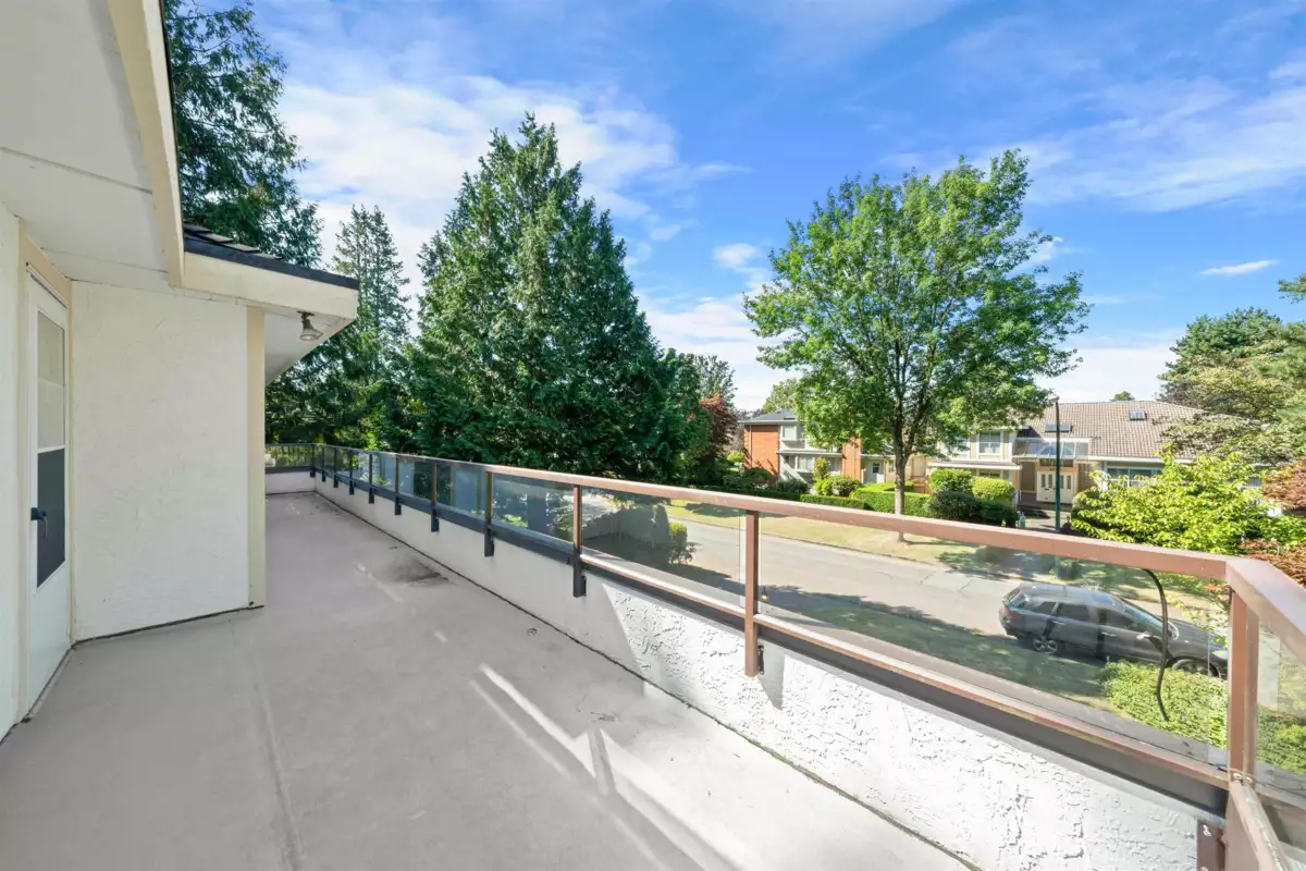 Hallway Photo of 6668 Selkirk Street, Vancouver, BC