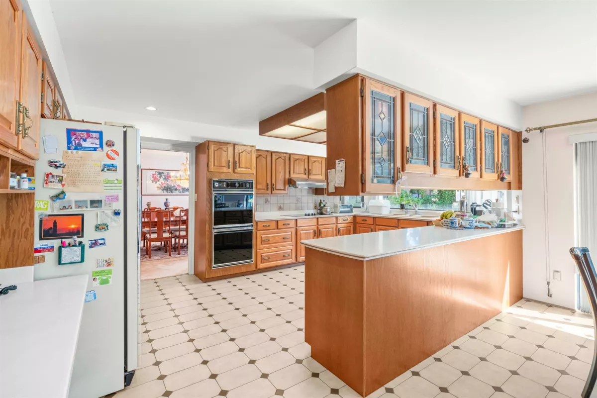 Kitchen Island Photo of 6668 Selkirk Street, Vancouver, BC