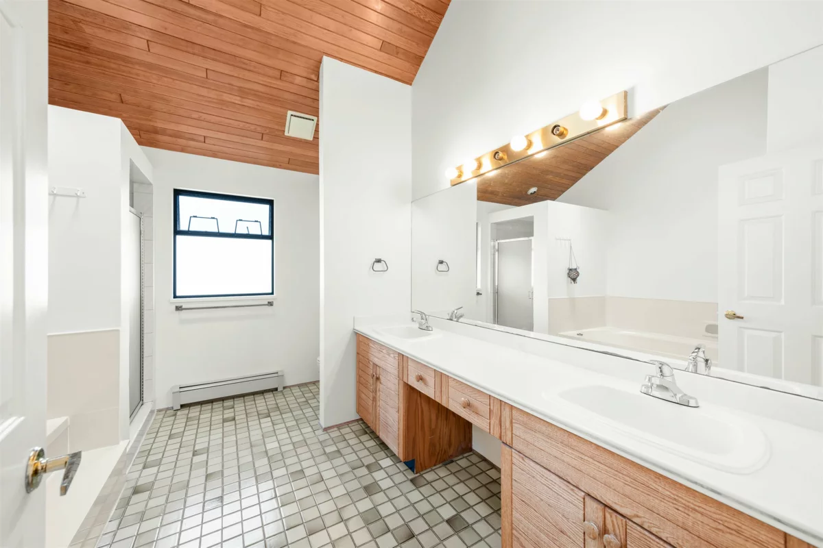 Loft / Bonus Room Photo of 6668 Selkirk Street, Vancouver, BC