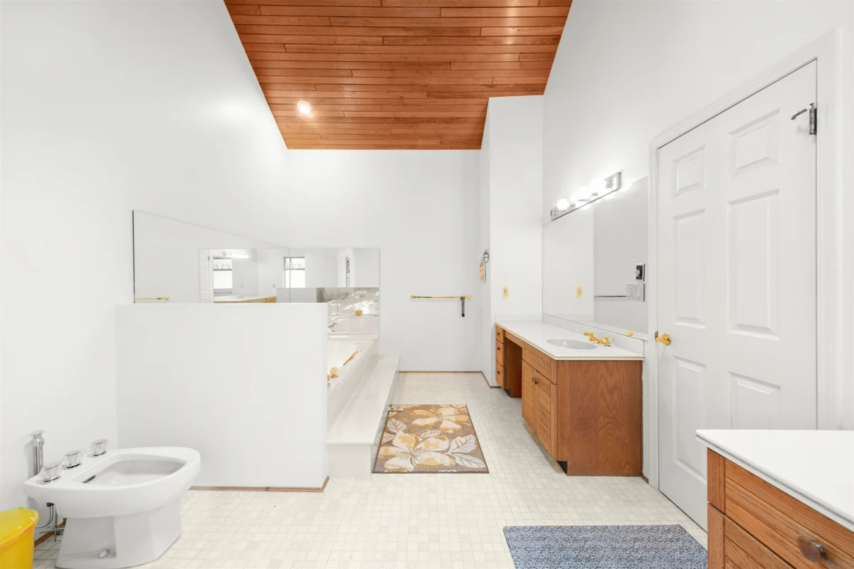 Mudroom Photo of 6668 Selkirk Street, Vancouver, BC