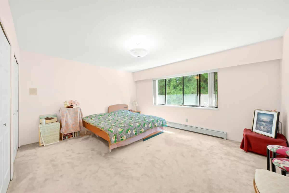 Powder Room Photo of 6668 Selkirk Street, Vancouver, BC