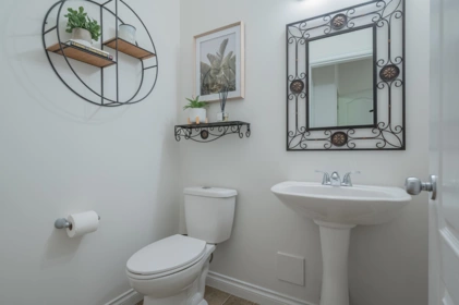 Guest Bathroom Photo of 21650 91 Avenue, Langley, BC
