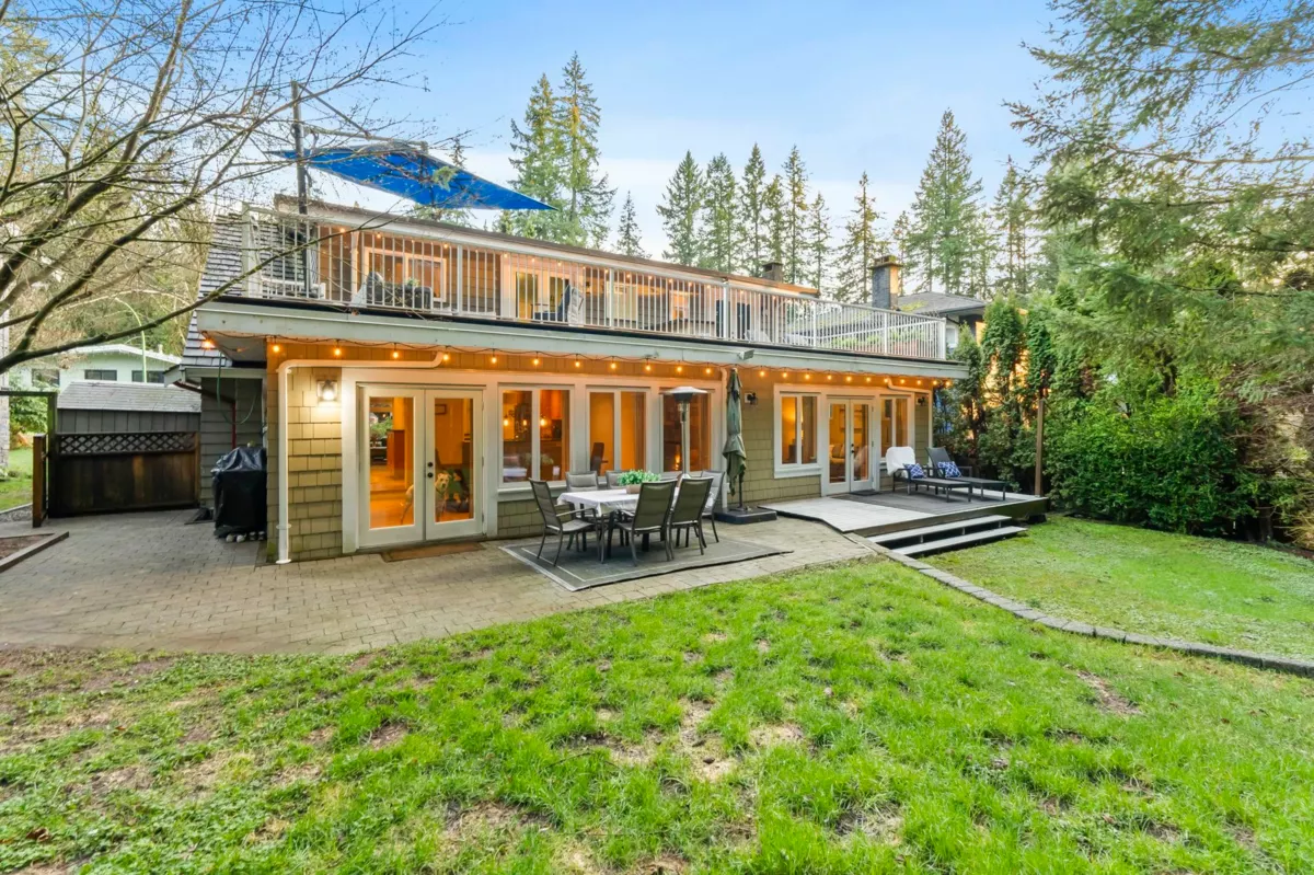 Entry Foyer Photo of 2569 Hyannis Point, North Vancouver, BC