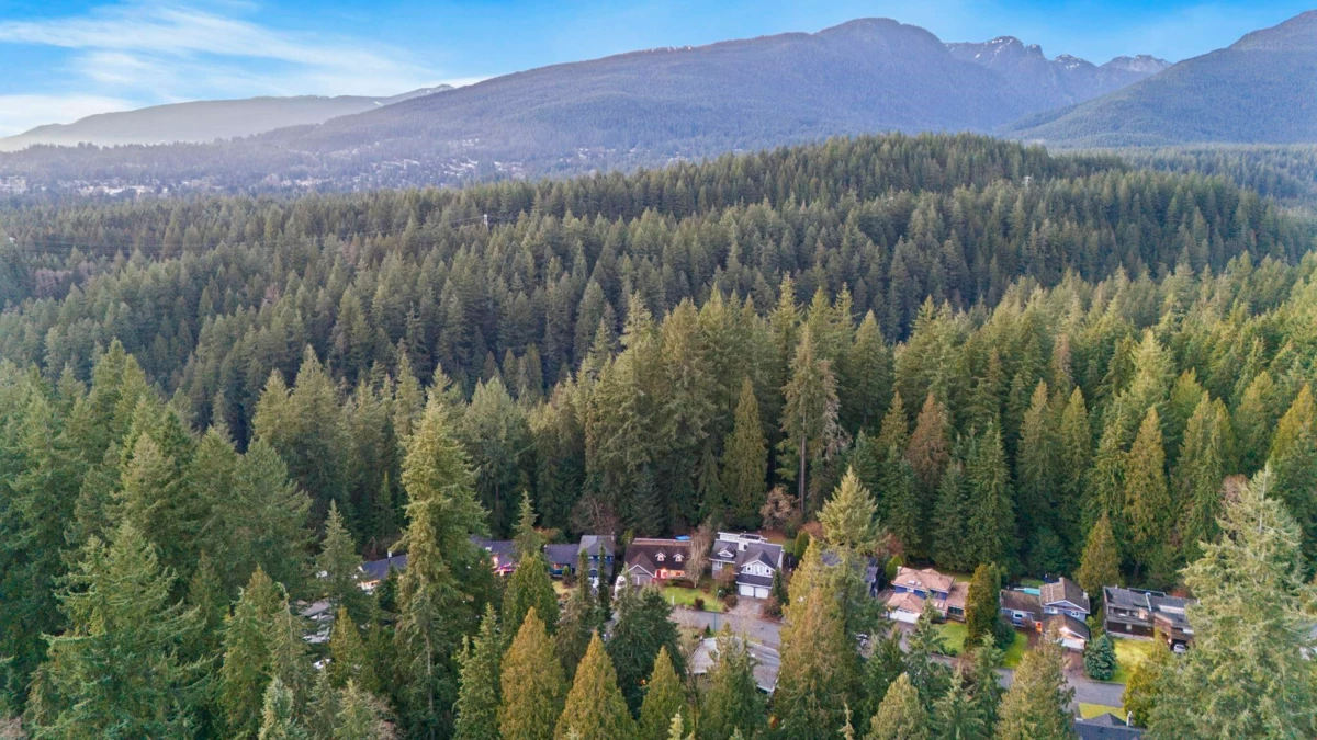 Garden / Landscaping Photo of 2569 Hyannis Point, North Vancouver, BC