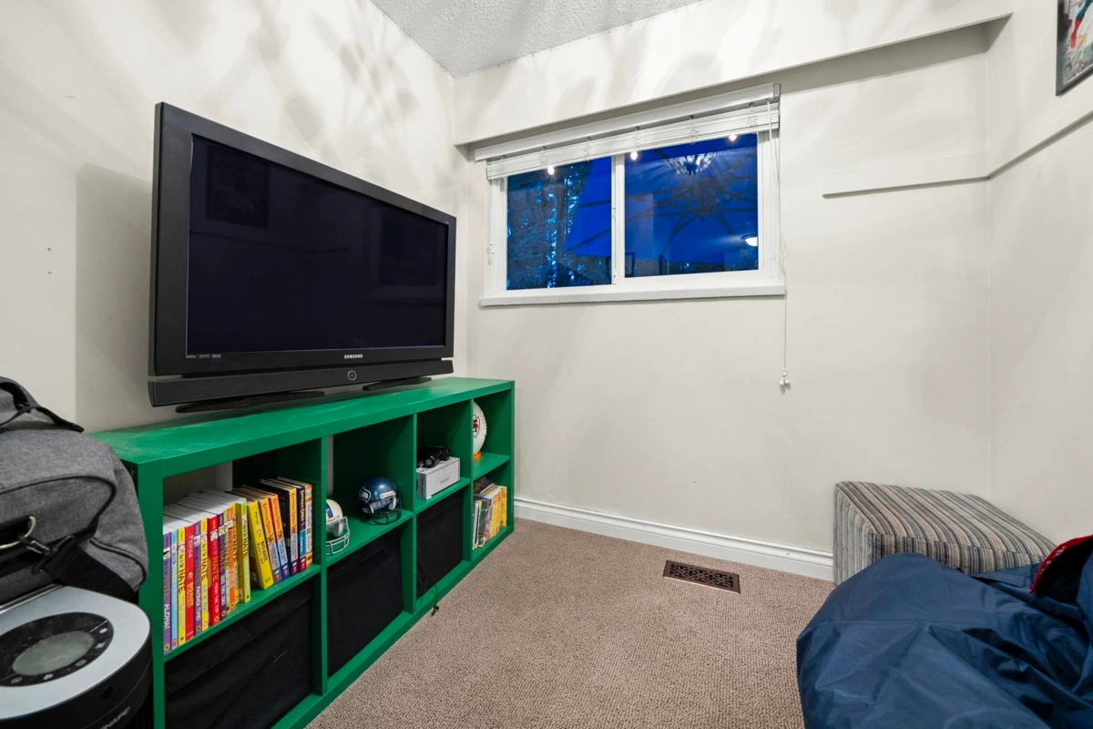 Loft / Bonus Room Photo of 2569 Hyannis Point, North Vancouver, BC