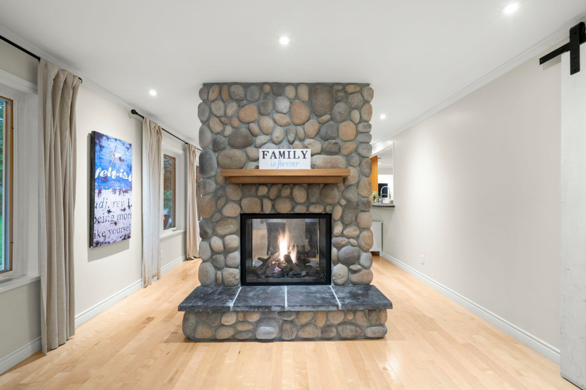 Primary Bathroom Photo of 2569 Hyannis Point, North Vancouver, BC