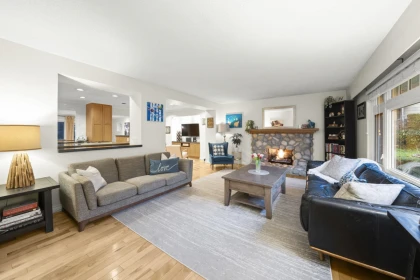 2569 Hyannis Point, North Vancouver, BC