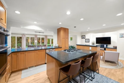 Kitchen Photo of 2569 Hyannis Point, North Vancouver, BC
