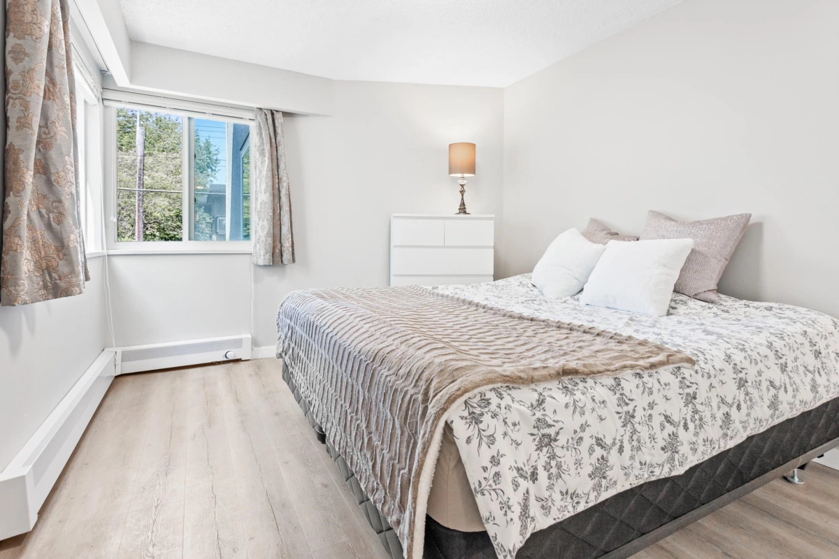 Primary Bathroom Photo of 206 1149 W 11th Avenue, Vancouver, BC