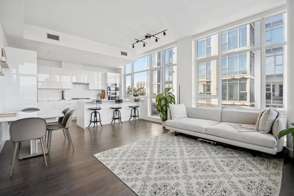 Dining Area Photo of PH1 2455 Kingsway, Vancouver, BC