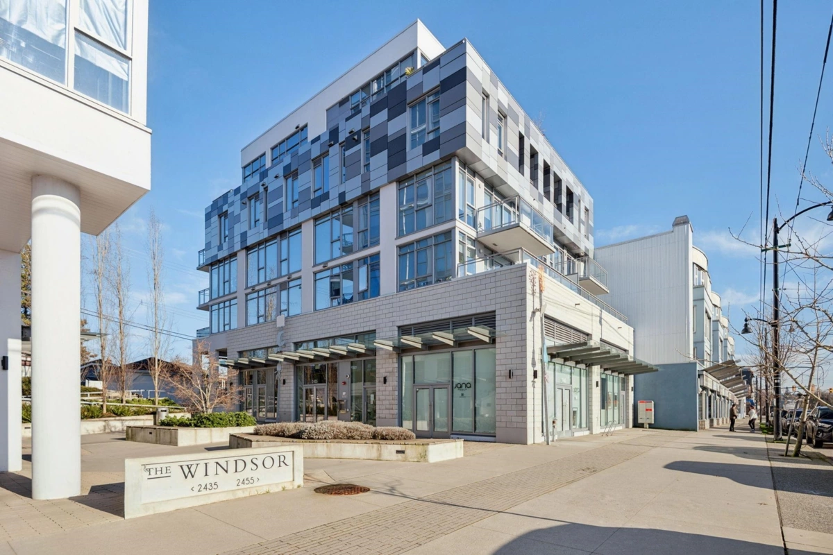 Hallway Photo of PH1 2455 Kingsway, Vancouver, BC