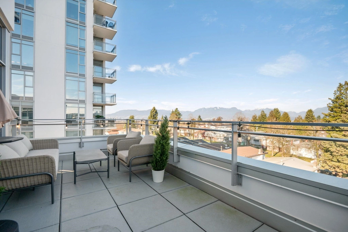 Powder Room Photo of PH1 2455 Kingsway, Vancouver, BC