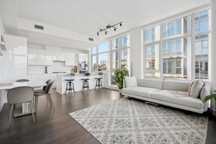 PH1 2455 Kingsway, Vancouver, BC, Vancouver — Apartment/Condo for sale