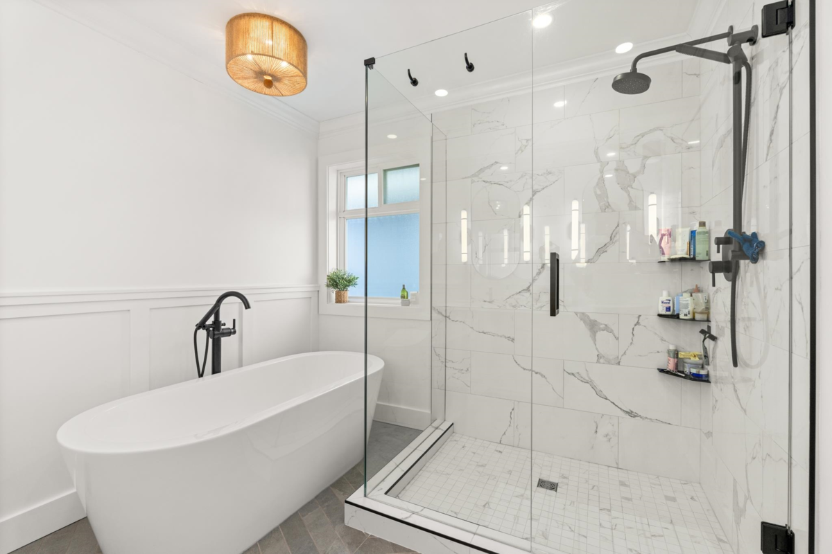 Hallway Photo of 17366 0b Avenue, Surrey, BC