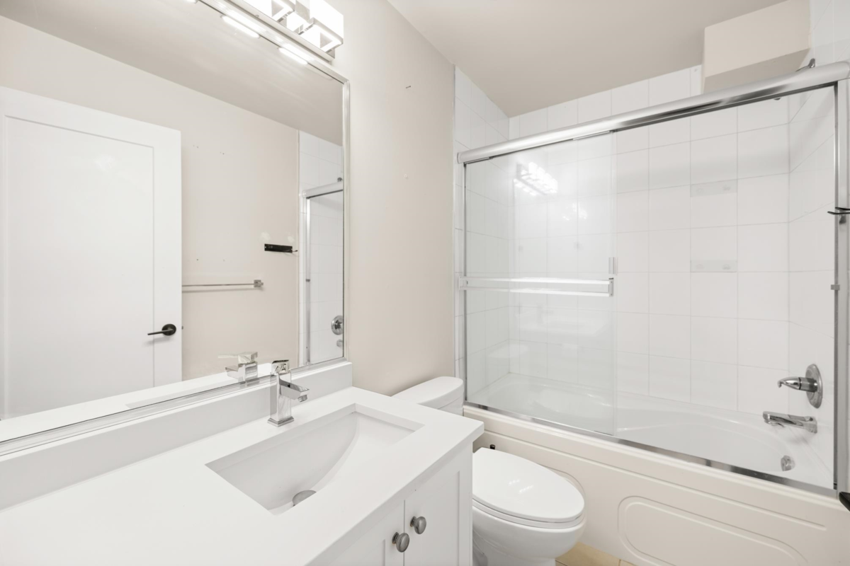 Hot Tub / Spa Photo of 17366 0b Avenue, Surrey, BC