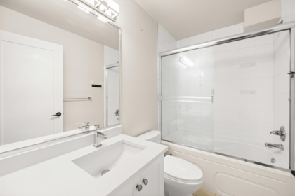 Hot Tub / Spa Photo of 17366 0b Avenue, Surrey, BC