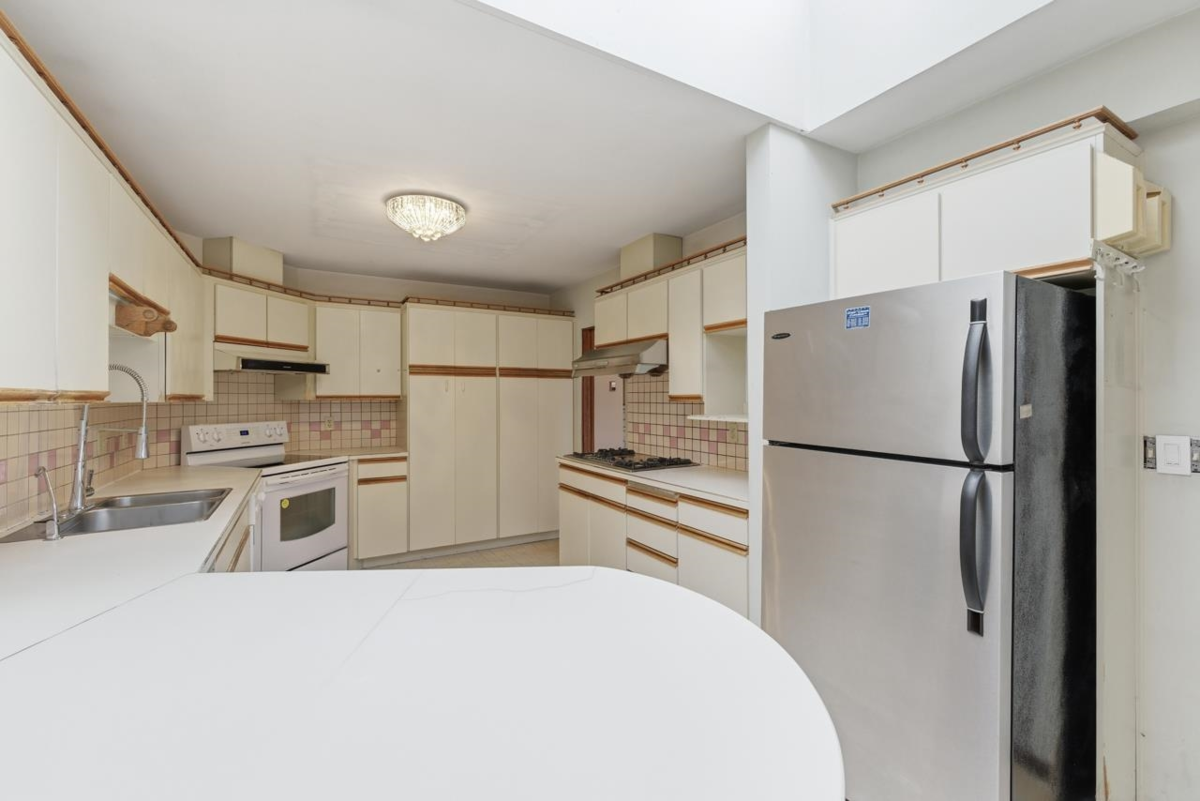 Kitchen Photo of 6709 Ash Street, Vancouver, BC