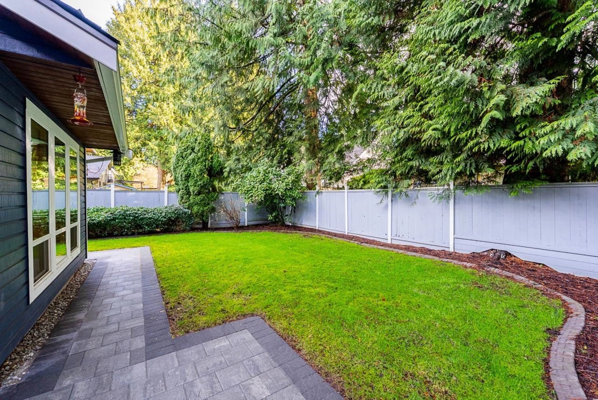 Swimming Pool Photo of 6015 Sunwood Drive, Delta, BC