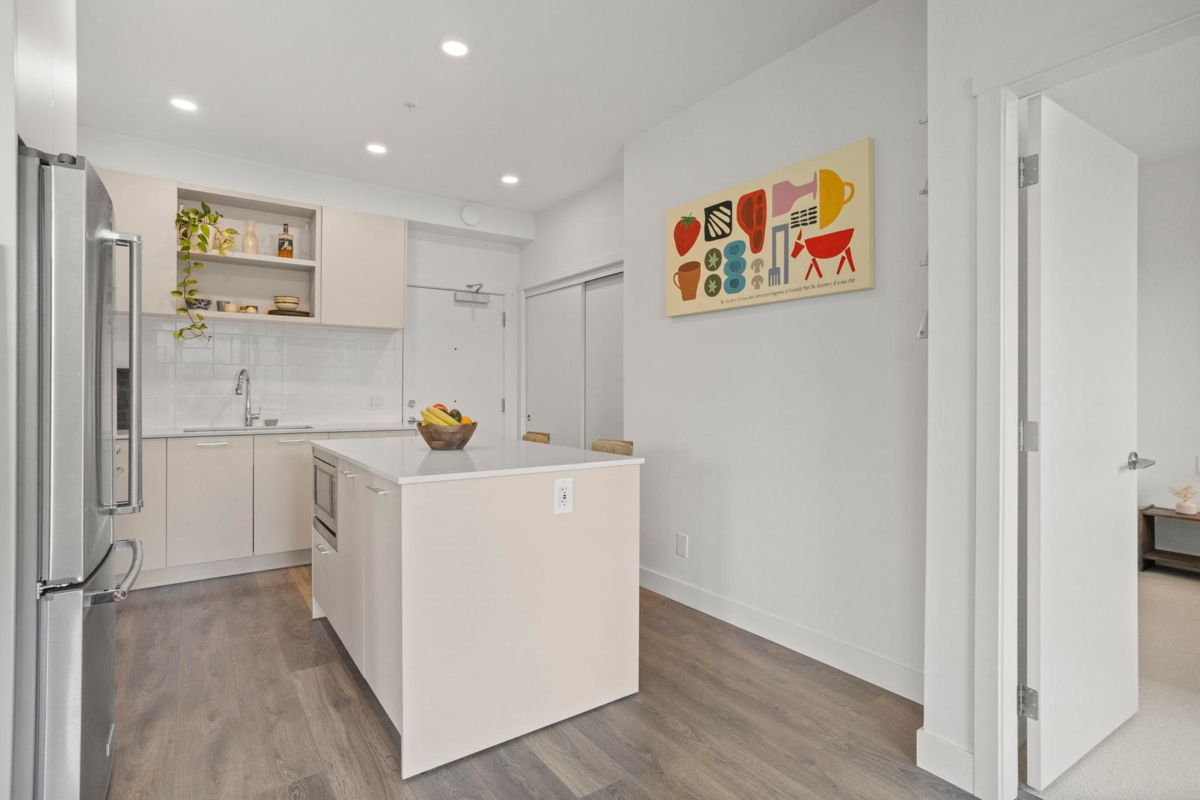 Guest Bathroom Photo of 612 735 Anskar Court, Coquitlam, BC