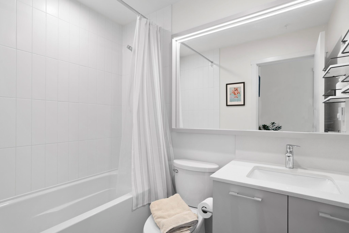 Hallway Photo of 612 735 Anskar Court, Coquitlam, BC