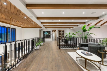 Entry Foyer Photo of 18256 21a Avenue, Surrey, BC