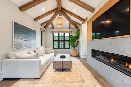 Hot Tub / Spa Photo of 18256 21a Avenue, Surrey, BC