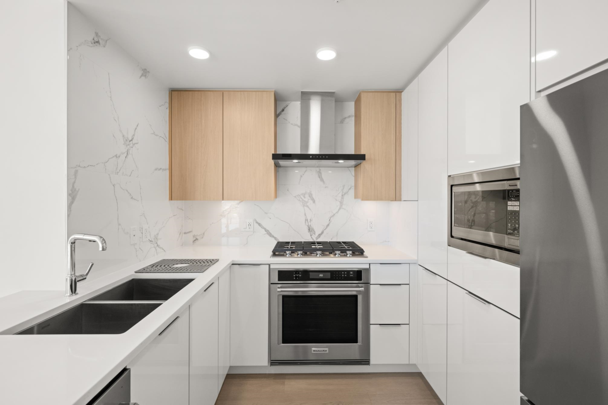 Dining Area Photo of 1305 7683 Park Crescent, Burnaby, BC