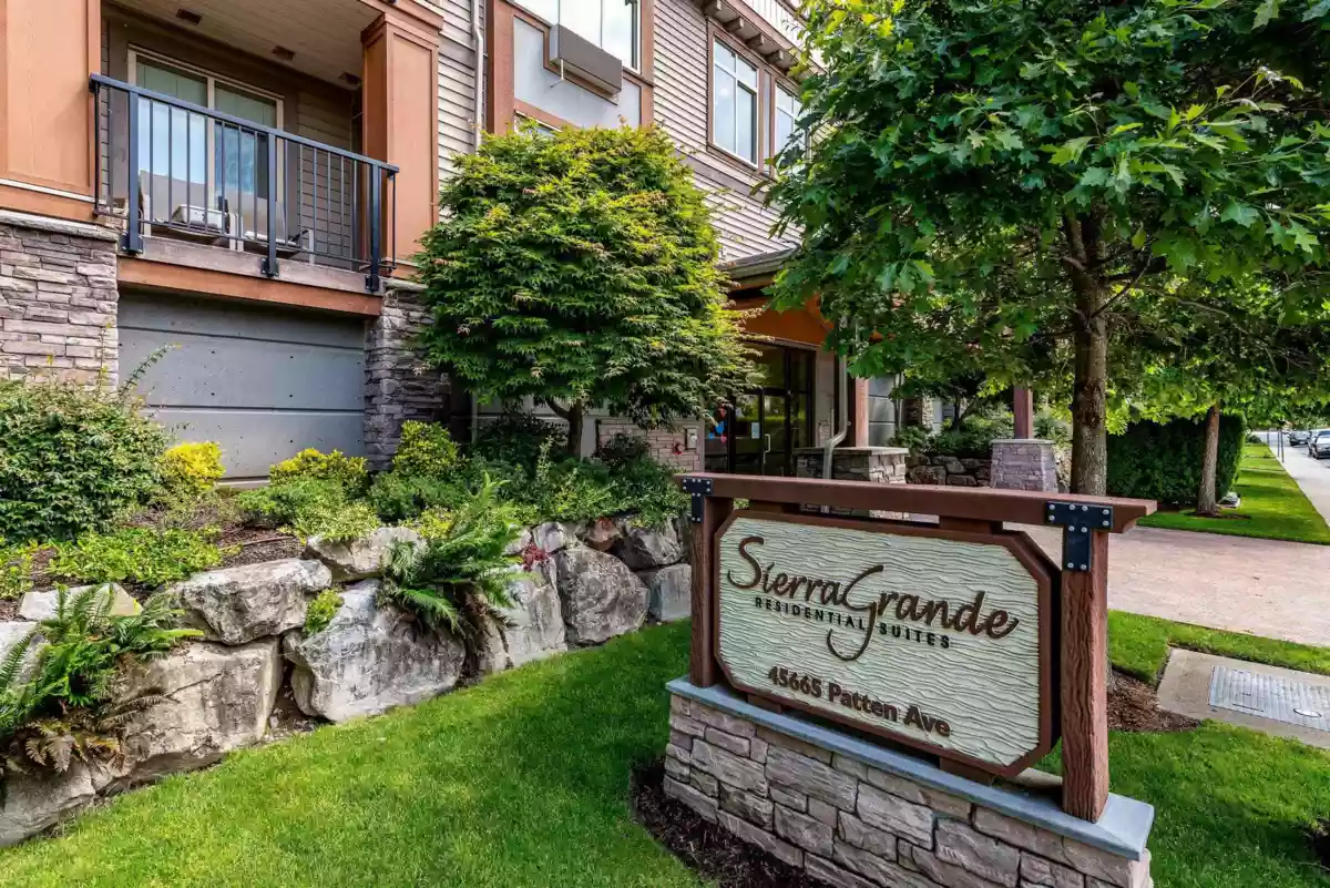 Living Room Photo of 305 45665 Patten Avenue, Chilliwack, BC