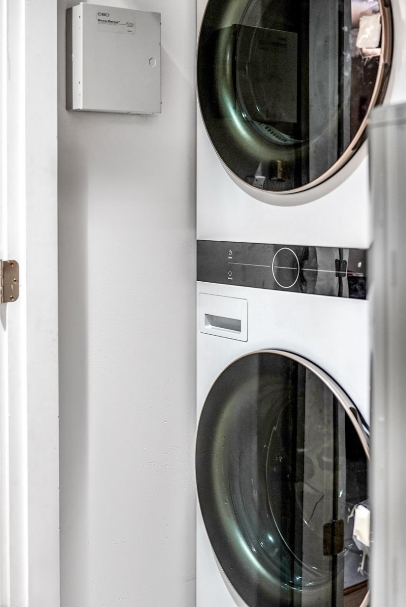 Backyard Photo of 38 889 Tobruck Avenue, North Vancouver, BC