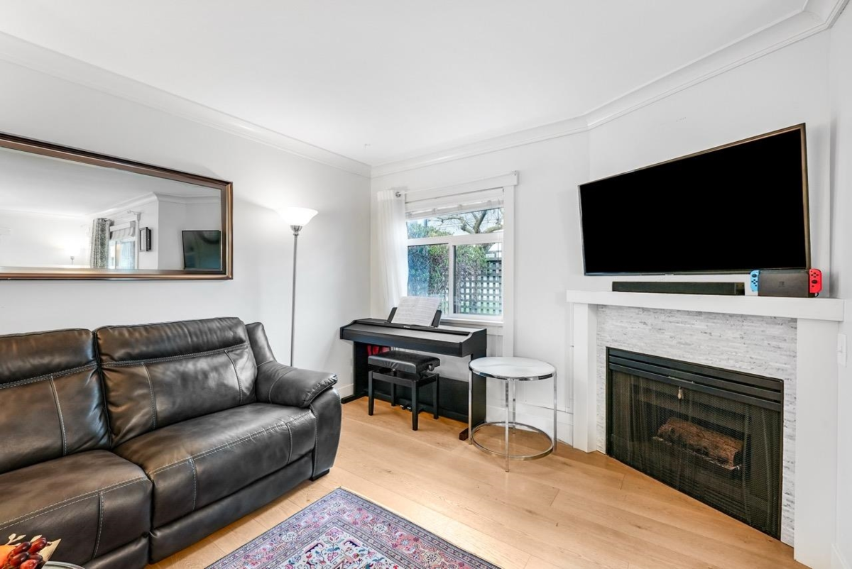 Family Room Photo of 38 889 Tobruck Avenue, North Vancouver, BC