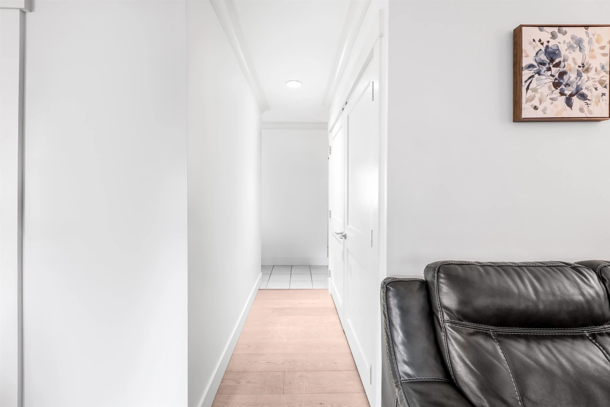 Hallway Photo of 38 889 Tobruck Avenue, North Vancouver, BC