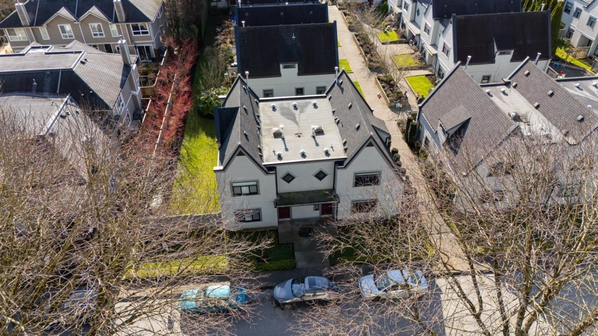 Neighborhood Park Photo Near 38 889 Tobruck Avenue, North Vancouver, BC