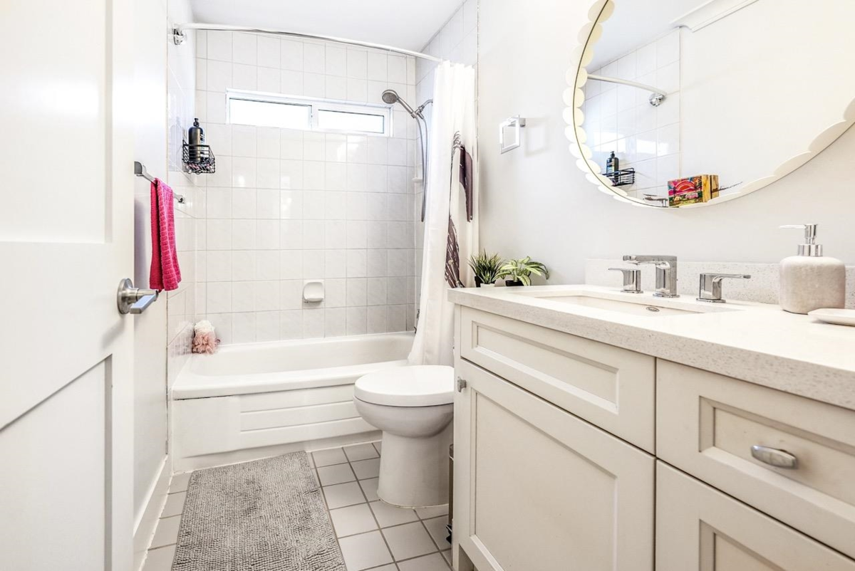 Outdoor Deck Photo of 38 889 Tobruck Avenue, North Vancouver, BC