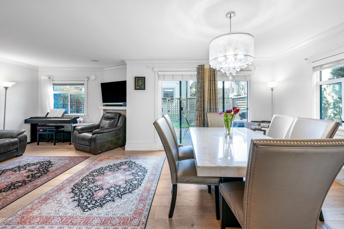 Walk-In Closet Photo of 38 889 Tobruck Avenue, North Vancouver, BC