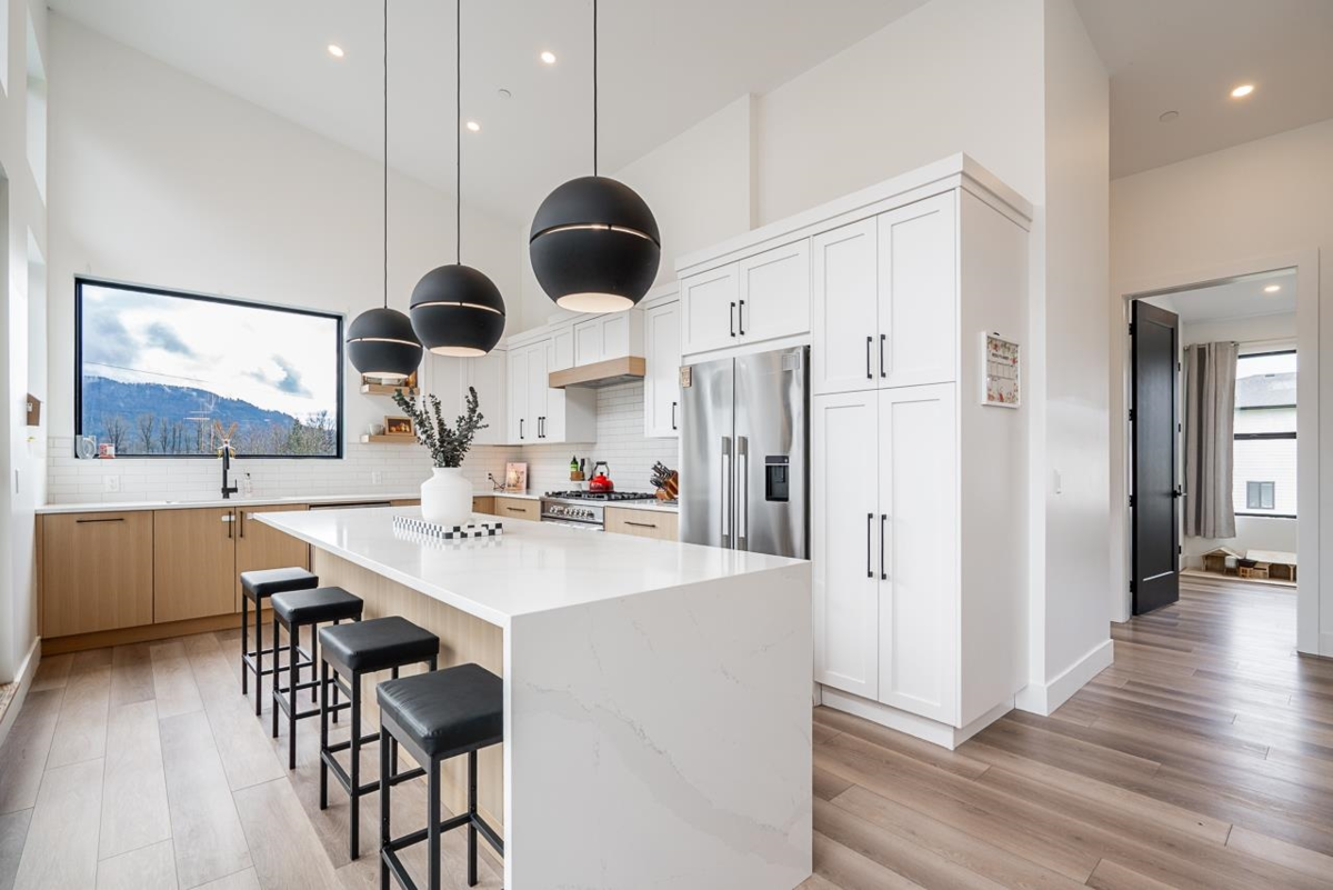 Guest Bathroom Photo of 35727 Shook Road, Mission, BC