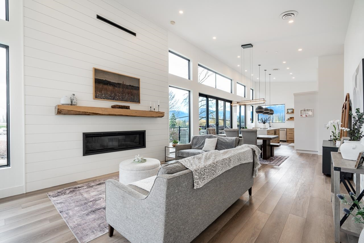 Kitchen Island Photo of 35727 Shook Road, Mission, BC