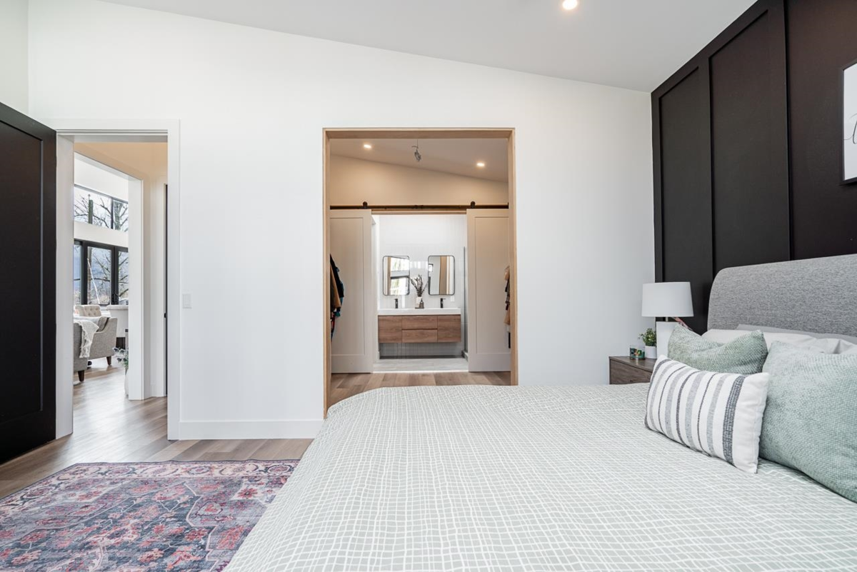 Laundry Room Photo of 35727 Shook Road, Mission, BC