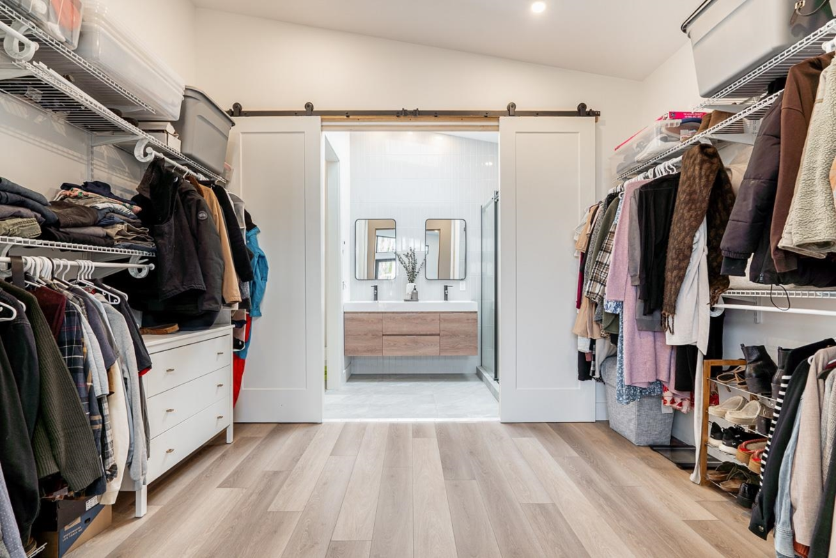 Mudroom Photo of 35727 Shook Road, Mission, BC