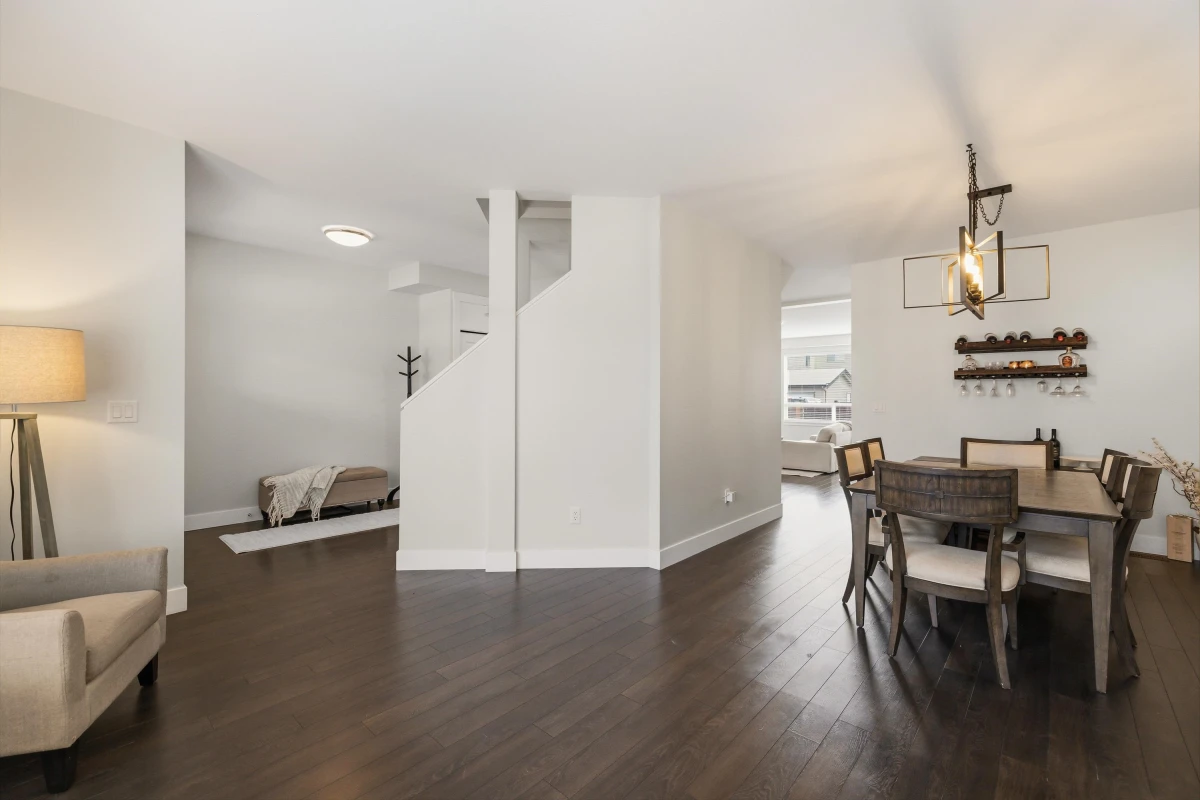 Kitchen Island Photo of 27072 35b Avenue, Langley, BC