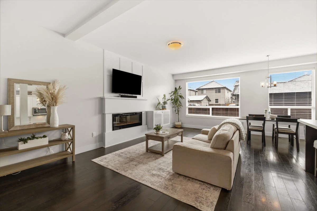 Living Room Photo of 27072 35b Avenue, Langley, BC