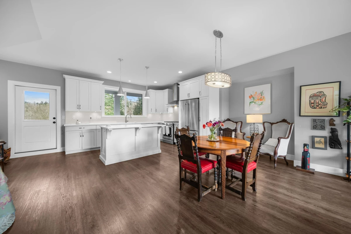 Dining Area Photo of 22 4295 Old Clayburn Road, Abbotsford, BC