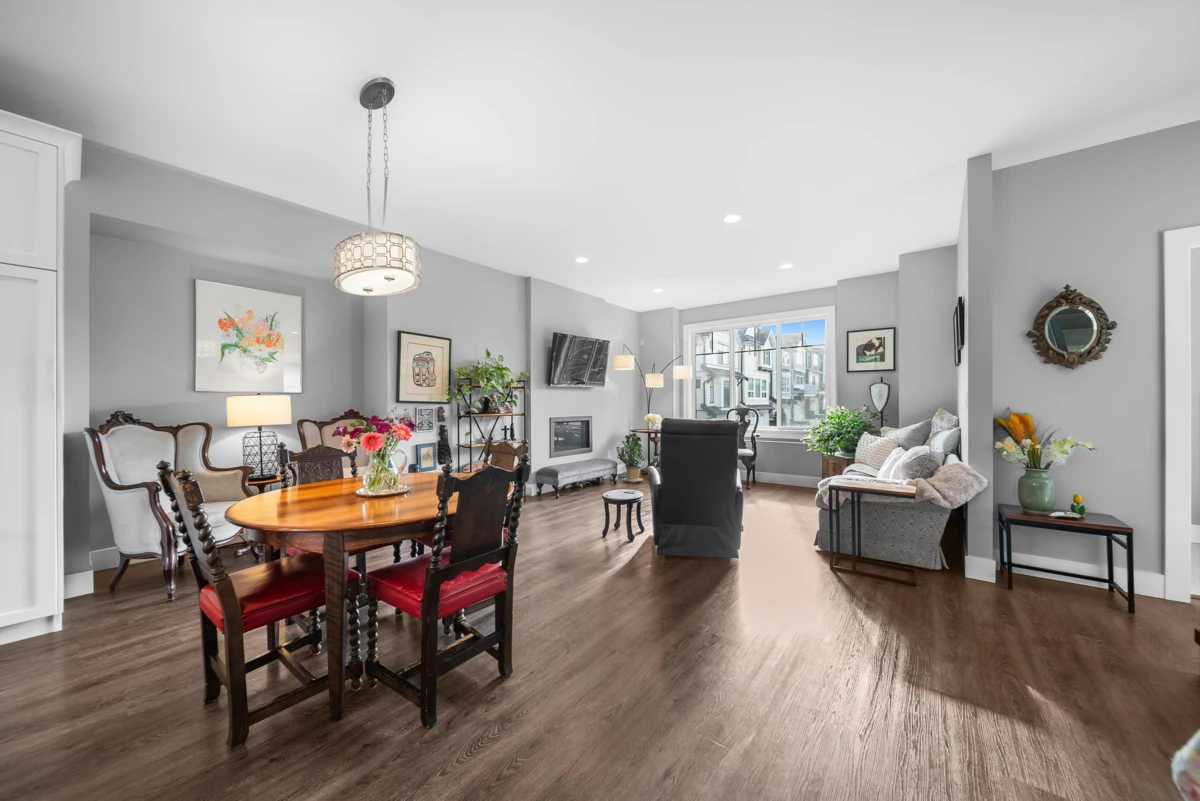 Family Room Photo of 22 4295 Old Clayburn Road, Abbotsford, BC