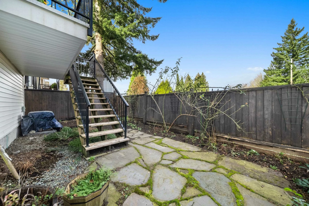 Swimming Pool Photo of 22 4295 Old Clayburn Road, Abbotsford, BC