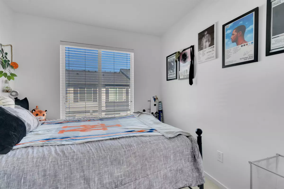 Entry Foyer Photo of 4 13636 81a Avenue, Surrey, BC