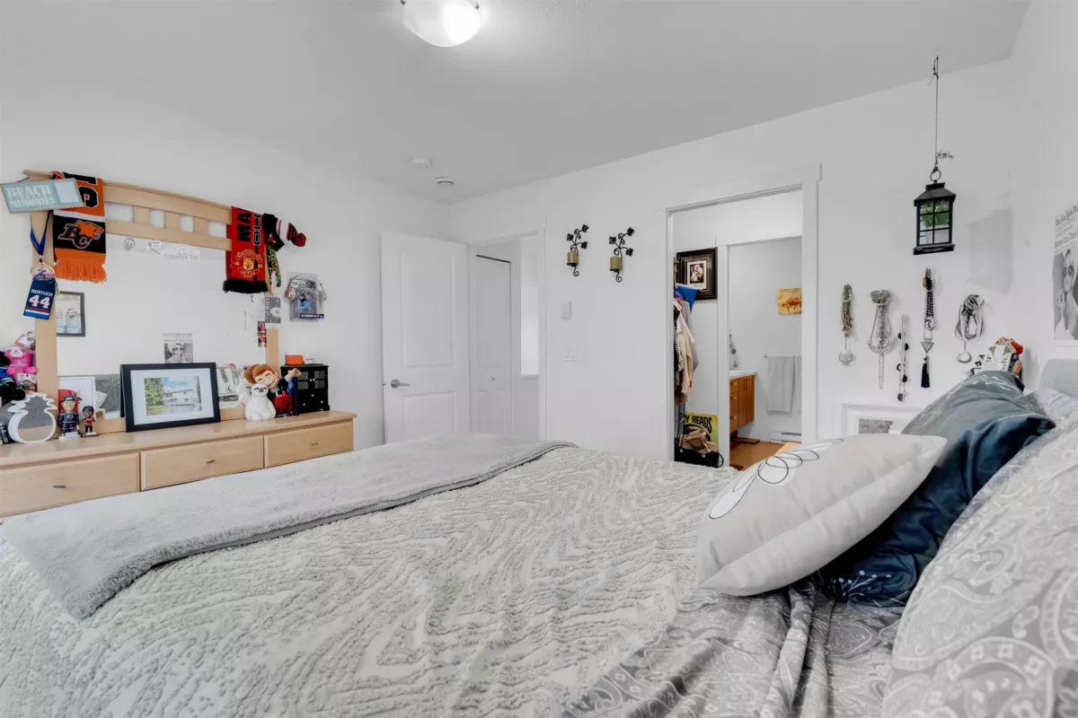 Guest Bathroom Photo of 4 13636 81a Avenue, Surrey, BC