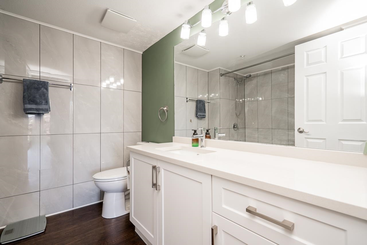 Bedroom 2 Photo of 205 27358 32 Avenue, Langley, BC